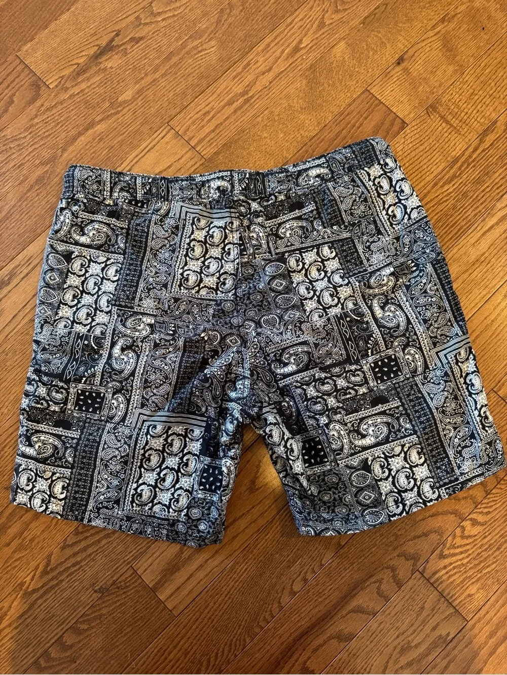 Black Bandana Paisley Cotton H&M Shorts Size L Obsidian